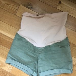 Like new army green maternity shorts